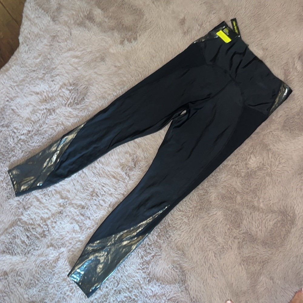 Nike Speed Tight Fit Midrise 7:8 length Reflective print women’s leggings Small​ - Picture 2 of 16